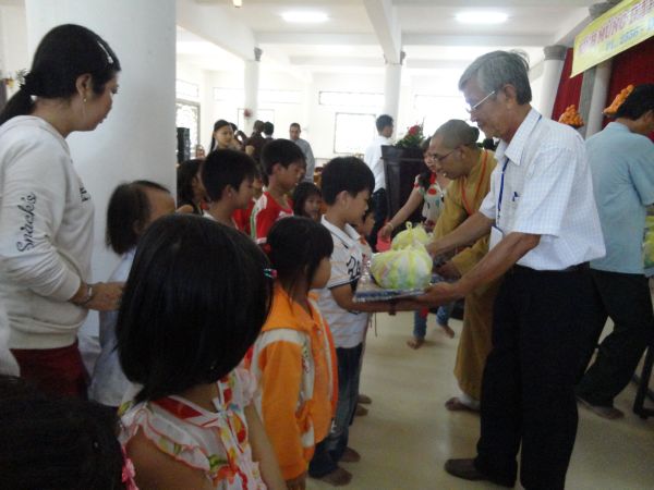 Đồng Tháp: Ban Đại diện Phật giáo huyện Tam Nông tổ chức Đại lễ Phật Đản