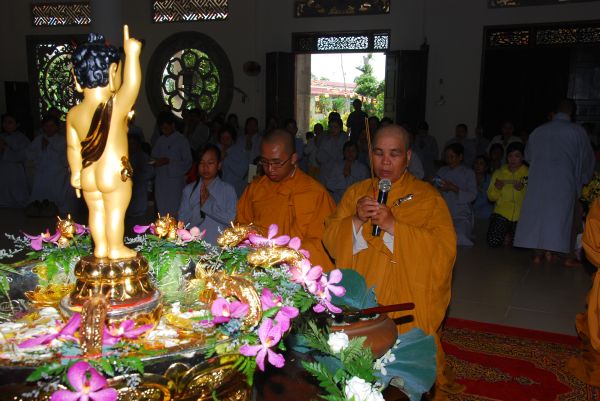 Đồng Tháp: Chùa Quê Hương hân hoan chuẩn bị đón mừng ngày Phật đản sanh