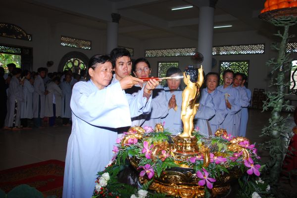 Đồng Tháp: Chùa Quê Hương hân hoan chuẩn bị đón mừng ngày Phật đản sanh