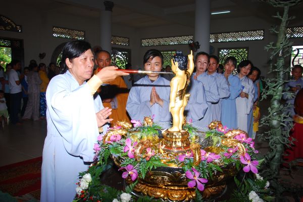 Đồng Tháp: Chùa Quê Hương hân hoan chuẩn bị đón mừng ngày Phật đản sanh