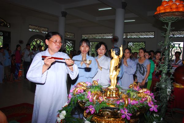 Đồng Tháp: Chùa Quê Hương hân hoan chuẩn bị đón mừng ngày Phật đản sanh