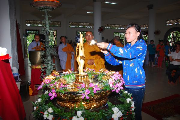 Đồng Tháp: Chùa Quê Hương hân hoan chuẩn bị đón mừng ngày Phật đản sanh