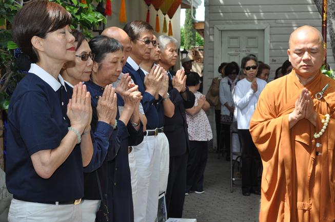 Hoa Kỳ: tâm từ khởi sáng mùa Phật Đản Vesak tại Chùa Liễu Quán