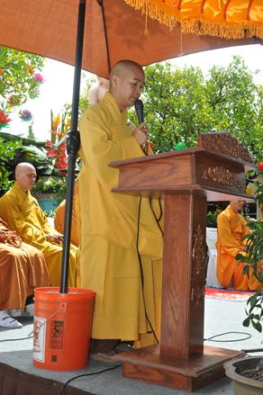 Hoa Kỳ: tâm từ khởi sáng mùa Phật Đản Vesak tại Chùa Liễu Quán
