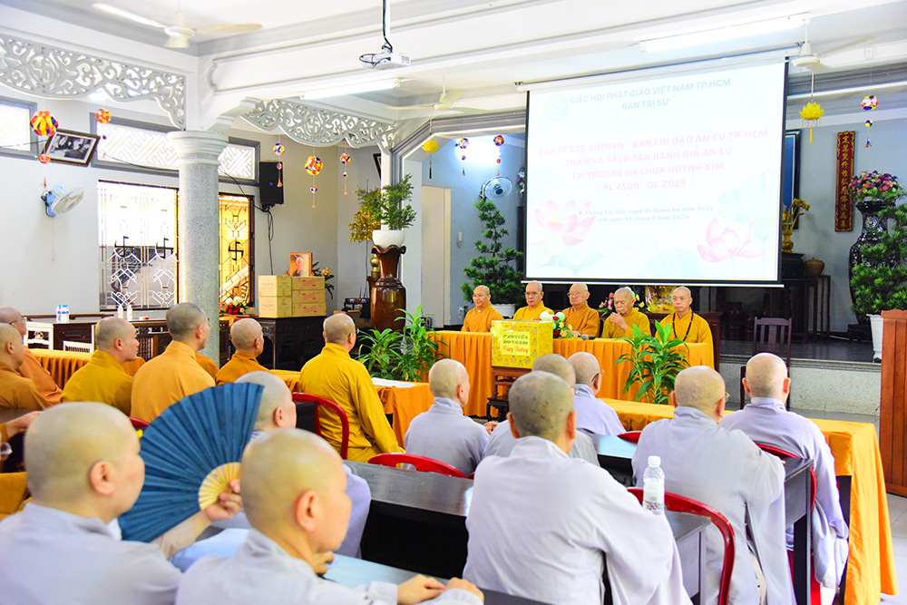 Ban giáo dục Phật giáo TP.HCM tham gia đoàn thăm, sách tấn các hạ trường trên địa bàn