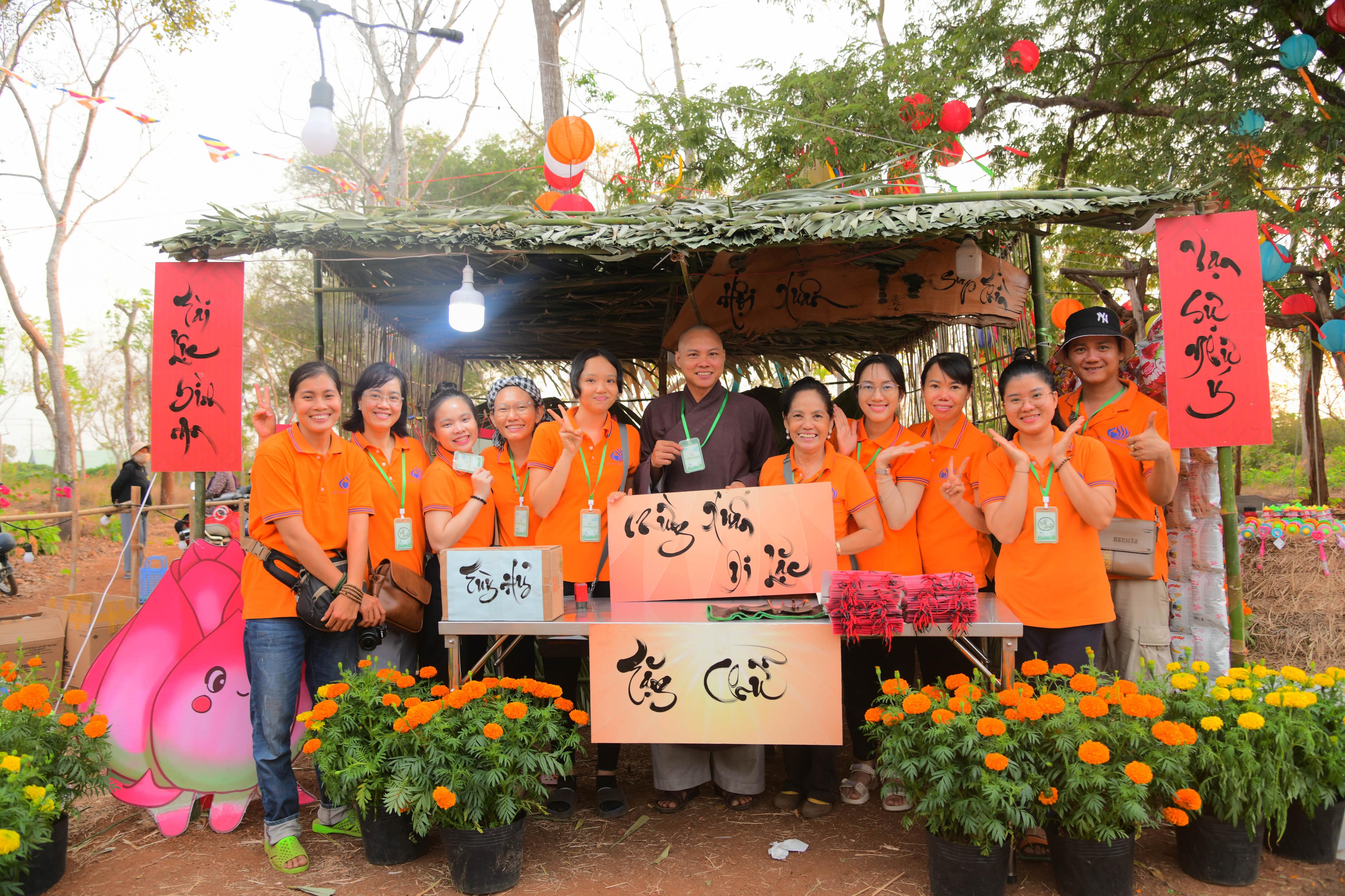 Hội Xuân 2024: Chùa Giác Ngộ BRVT Mang Tết Ấm Áp Đến Với Người Khó Khăn