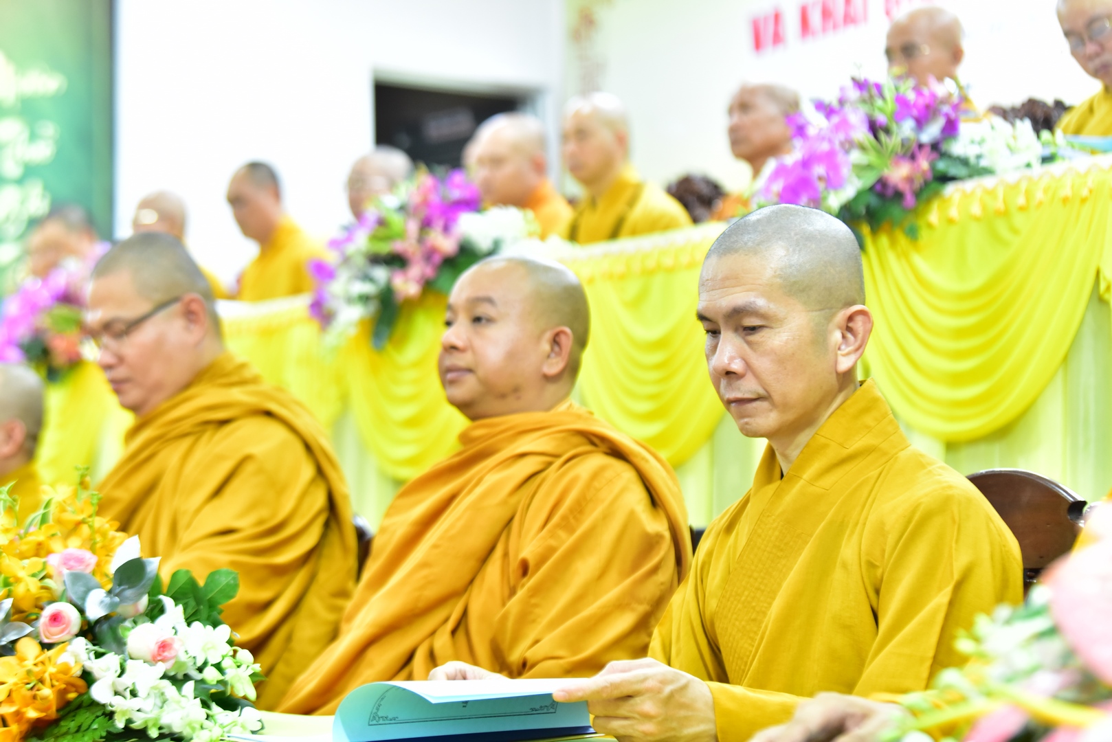 Ban Giáo dục Phật giáo TP.HCM cúng dường đến Trường Trung cấp Phật học TP.HCM