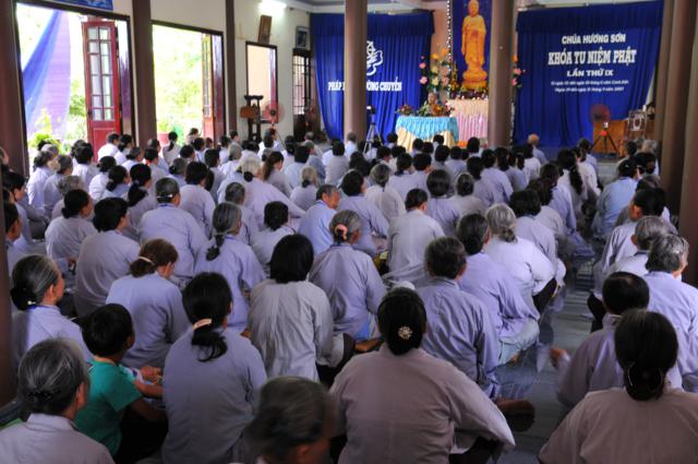 Chùm ảnh khóa tu Niệm Phật tại chùa Hương Sơn - Đà Nẵng