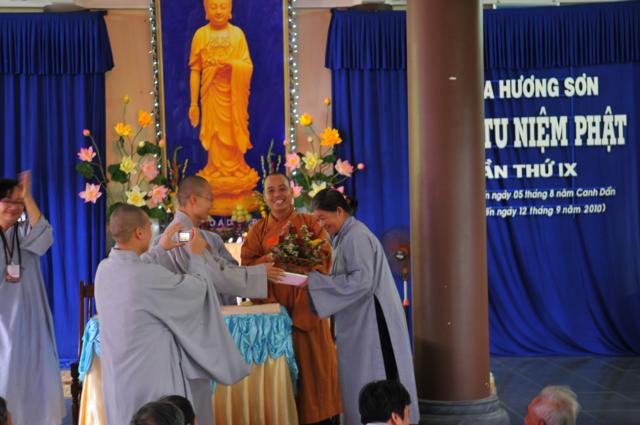Chùm ảnh khóa tu Niệm Phật tại chùa Hương Sơn - Đà Nẵng