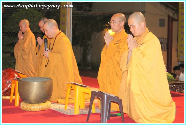 Hà Nội:   Lễ cầu nguyện tiếp sức mùa thi