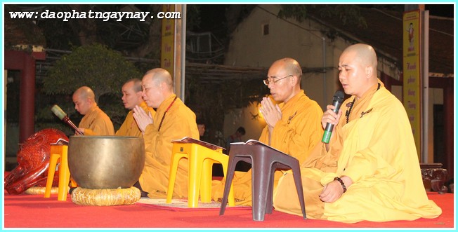 Hà Nội:   Lễ cầu nguyện tiếp sức mùa thi