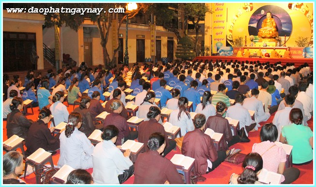 Hà Nội:   Lễ cầu nguyện tiếp sức mùa thi