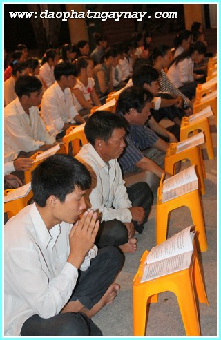 Hà Nội:   Lễ cầu nguyện tiếp sức mùa thi