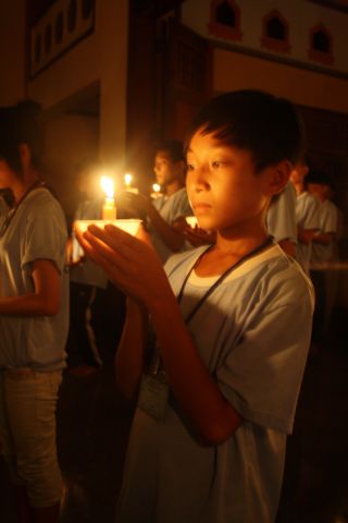 Đăk Lăk: Đốt nến tri ân – thay lời muốn nói