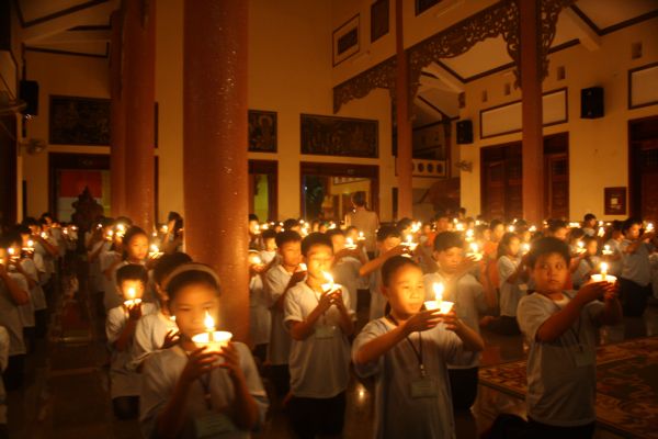 Đăk Lăk: Đốt nến tri ân – thay lời muốn nói