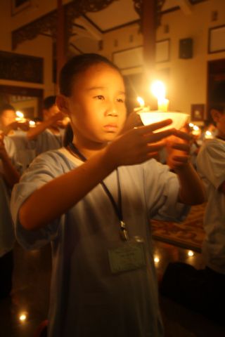 Đăk Lăk: Đốt nến tri ân – thay lời muốn nói