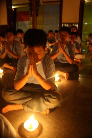 Đăk Lăk: Đốt nến tri ân – thay lời muốn nói