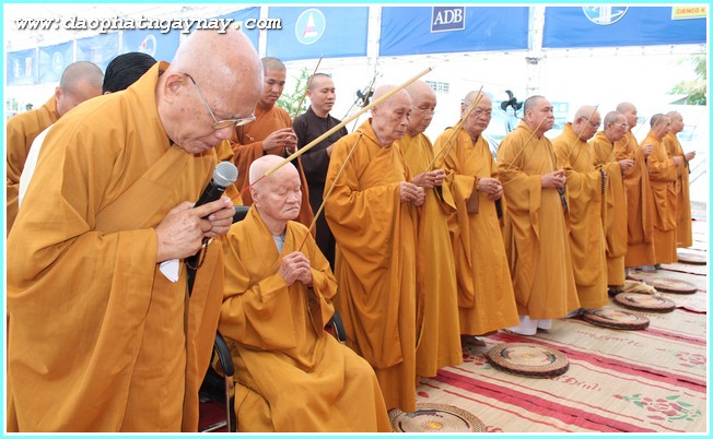 TP.Hồ Chí Minh:  Lễ cầu siêu - cầu an  khởi công động thổ xây dựng đường cao tốc Bến Lức - Long Thành