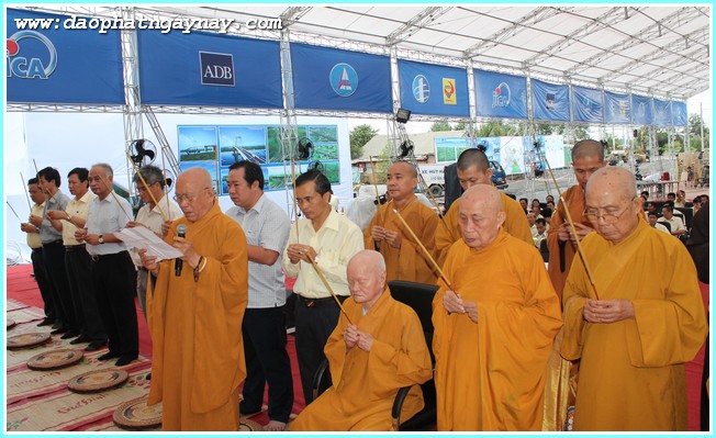 TP.Hồ Chí Minh:  Lễ cầu siêu - cầu an  khởi công động thổ xây dựng đường cao tốc Bến Lức - Long Thành