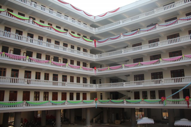 Thái Bình: Ban Trị Sự Phật Giáo tỉnh thăm và chúc mừng Giáng sinh tại Tòa Giám mục