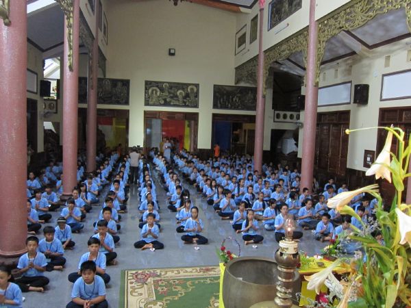 Đăk Lăk: Đốt nến tri ân – thay lời muốn nói