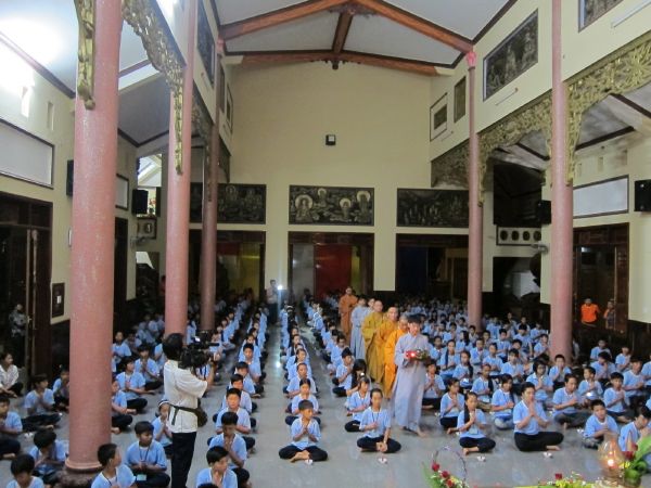 Đăk Lăk: Đốt nến tri ân – thay lời muốn nói