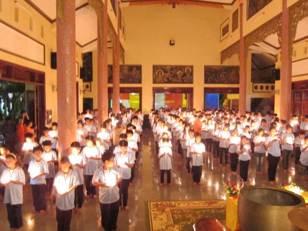 Đăk Lăk: Đốt nến tri ân – thay lời muốn nói