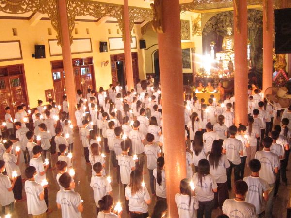 Đăk Lăk: Đốt nến tri ân – thay lời muốn nói