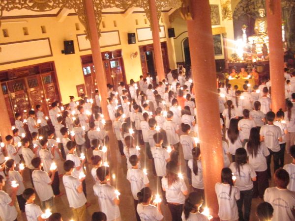 Đăk Lăk: Đốt nến tri ân – thay lời muốn nói