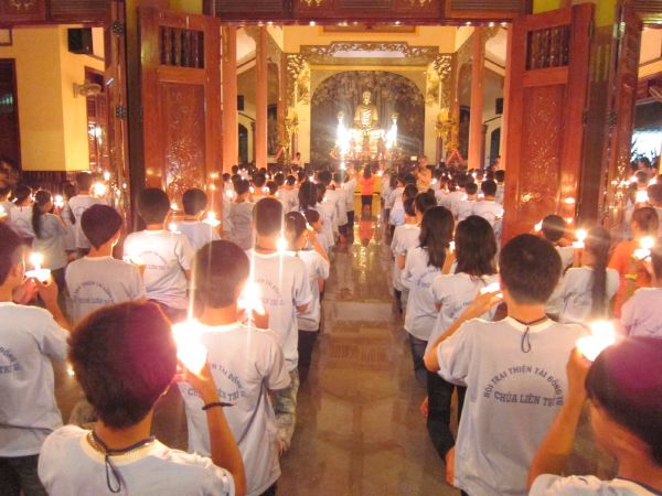 Đăk Lăk: Đốt nến tri ân – thay lời muốn nói