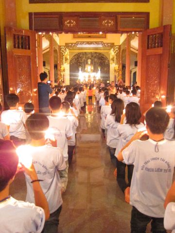 Đăk Lăk: Đốt nến tri ân – thay lời muốn nói