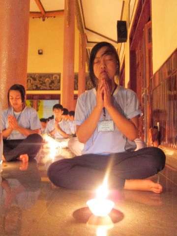 Đăk Lăk: Đốt nến tri ân – thay lời muốn nói