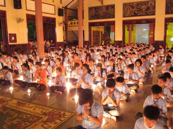 Đăk Lăk: Đốt nến tri ân – thay lời muốn nói