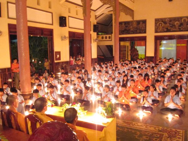 Đăk Lăk: Đốt nến tri ân – thay lời muốn nói