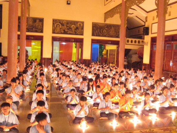 Đăk Lăk: Đốt nến tri ân – thay lời muốn nói