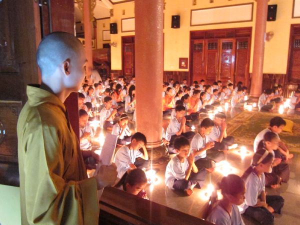 Đăk Lăk: Đốt nến tri ân – thay lời muốn nói