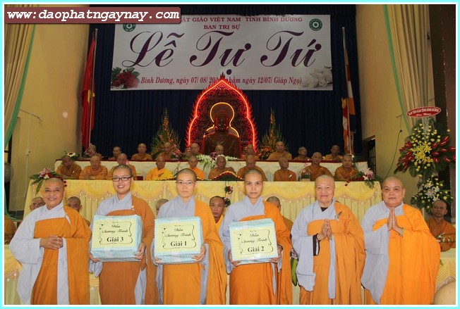 Bình Dương:   Lễ Tự Tứ - Giải Chế