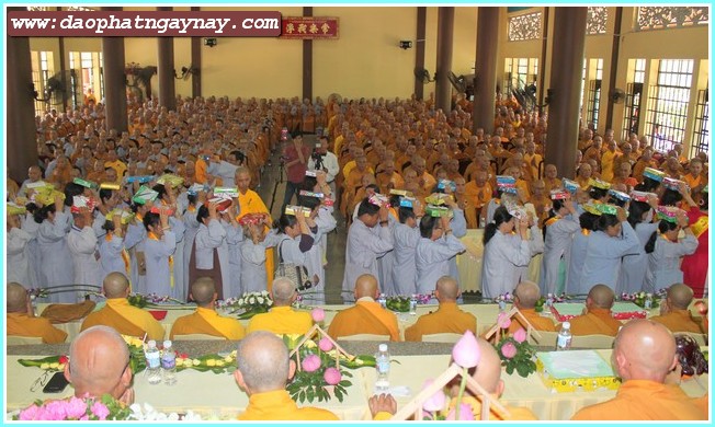 Bình Dương:   Lễ Tự Tứ - Giải Chế