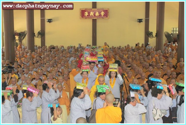 Bình Dương:   Lễ Tự Tứ - Giải Chế