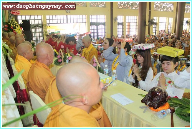 Bình Dương:   Lễ Tự Tứ - Giải Chế