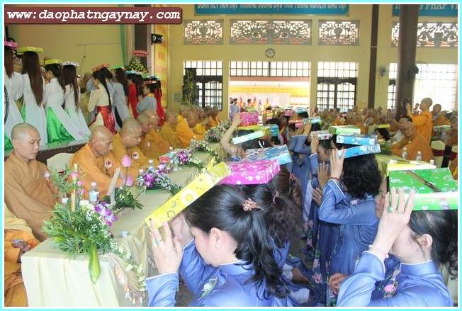 Bình Dương:   Lễ Tự Tứ - Giải Chế