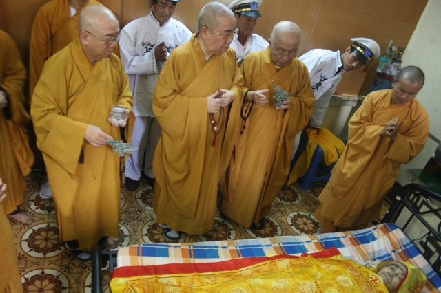 TP. HCM: Lễ nhập quan thân mẫu TT. TS Thích Nhật Từ