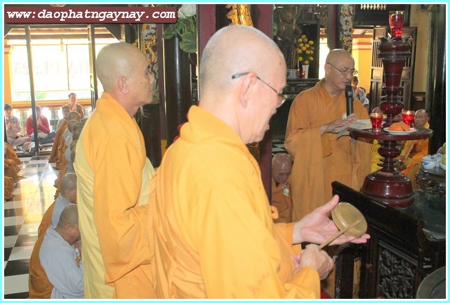 Bình Dương:   Lễ Tự Tứ - Giải Chế