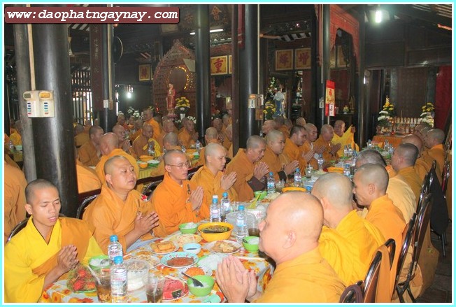 Bình Dương:   Lễ Tự Tứ - Giải Chế