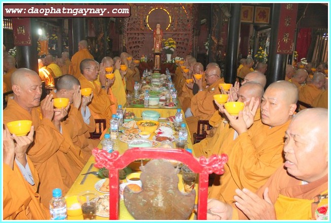 Bình Dương:   Lễ Tự Tứ - Giải Chế