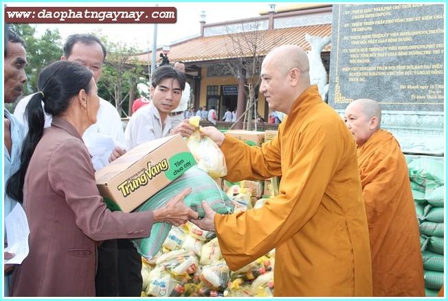 Bình Dương:   Lễ Tự Tứ - Giải Chế