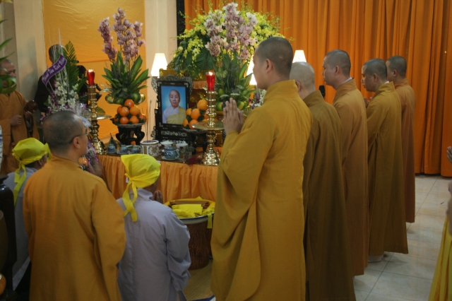 TP. HCM: Lễ nhập quan thân mẫu TT. TS Thích Nhật Từ