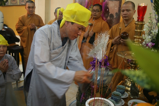 TP. HCM: Lễ nhập quan thân mẫu TT. TS Thích Nhật Từ