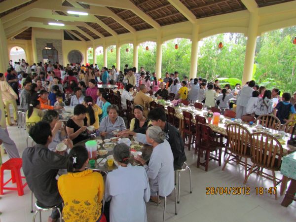 Đồng Tháp: Chùa Quê Hương hân hoan chuẩn bị đón mừng ngày Phật đản sanh