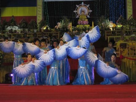 Phút thiêng liêng - Khai mạc Hội thảo Hoằng pháp 2010